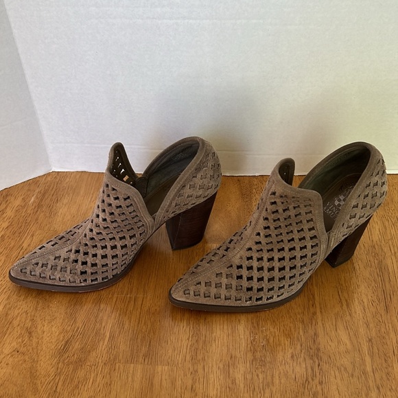 VINCE CAMUTO WESTERN POINTED TOE PUMPS PERFORATED BROWN SUEDE ANKLE BOOTIES - Picture 3 of 10